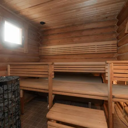 Porontima | Cozy Lakeside For 12 *