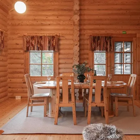 Villa Porontima | Cozy Lakeside For 12 *