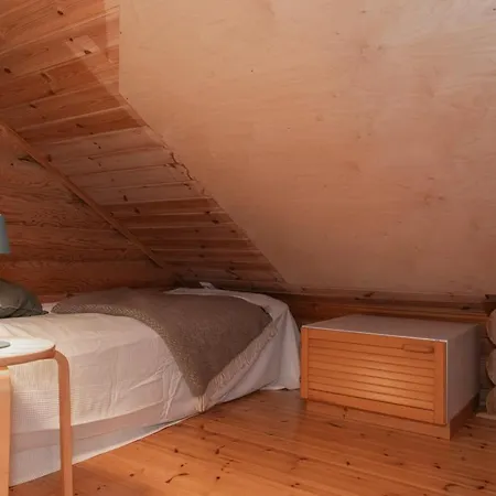 Porontima | Cozy Lakeside For 12 *